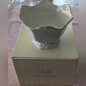 Lenox "American by Design" Langtry Gold rim bowl